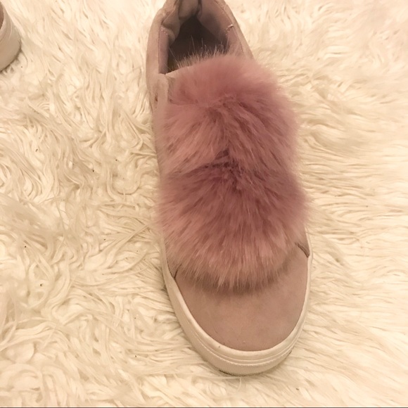 *Sam Edelman Pom Pom Sneakers * - Picture 2 of 5